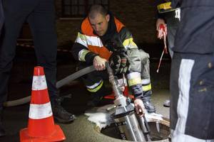 EN IMAGES - Une animatrice et un ado emportés par un ruisseau à Tihange